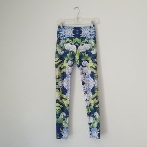 Goldsheep blue floral leggings size M
